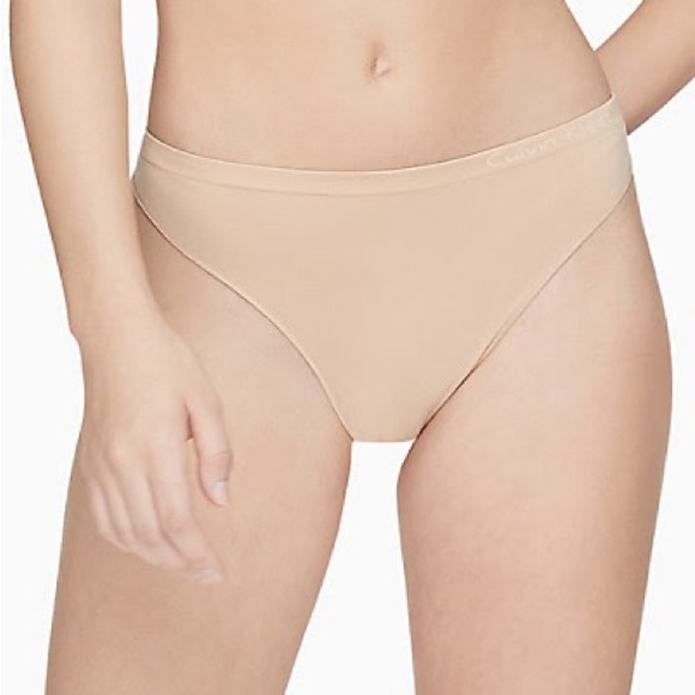 NWOT Set of x2 Calvin Klein Pure Seamless Thong in “Desert” Size XS